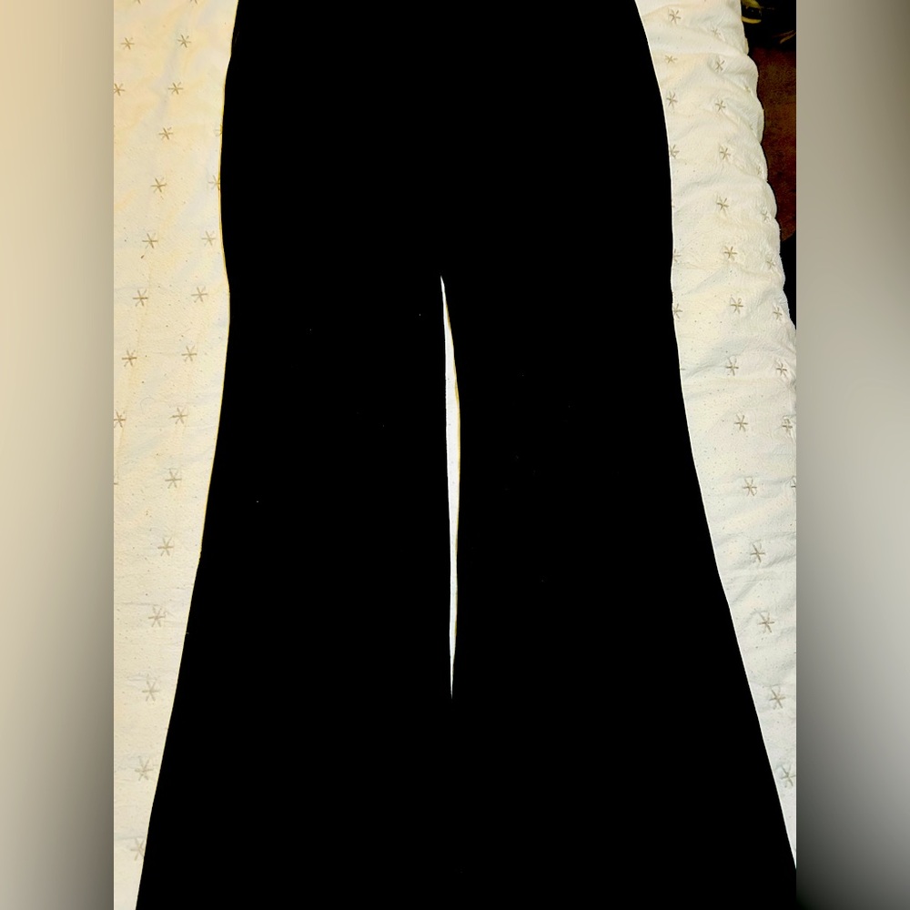 Black wide leggings stretchy and comfortable